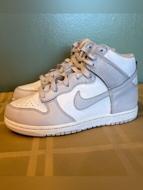 Nike Dunk High Retro sneakers white & Vast Grey youth size 2 high tops